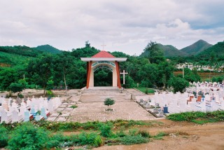 Nghĩa Trang Phục Sinh